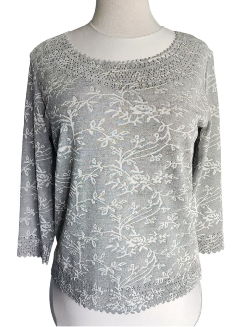 Allie & Rob Petite L Gray Embroidered Knit Top Scalloped Eyelet Boho Blouse